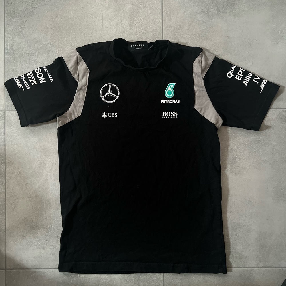 Men’s Medium Formula One AMG shirt
